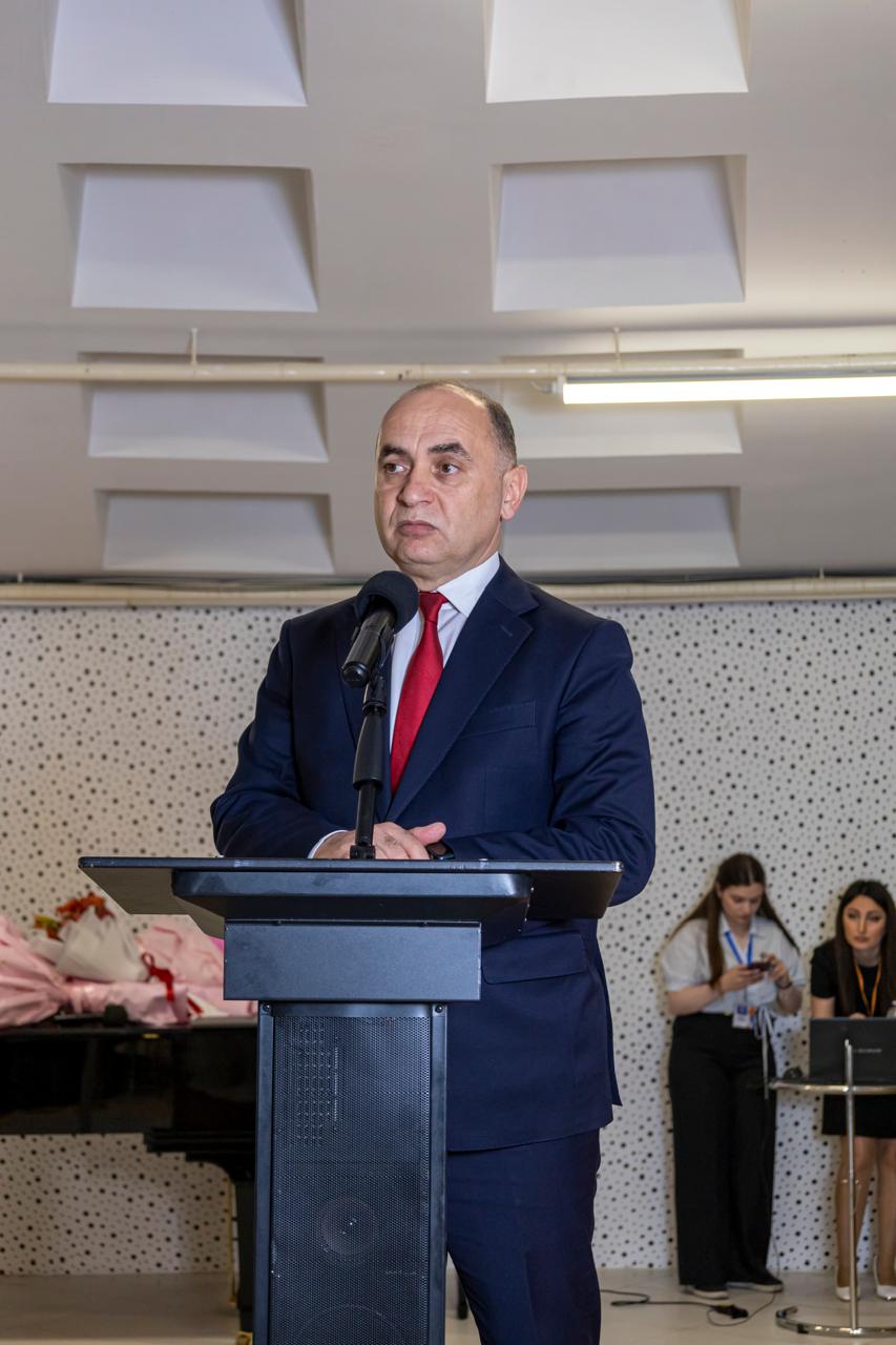 Uşaqlarda erkən inkişaf problemlərini necə müəyyənləşdirmək olar? - Bakıda mühüm konfrans
